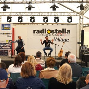 FieraDiModena2023_RadioStellaVillage_SalutamiTuoFratello_da sx Andrea Barbi e Marco Ligabue